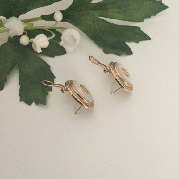 MOTHER OF PEARL GOLD EARRINGS - Picture 3 of 8